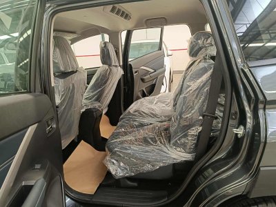 Mitsubichi Xpander Play Cross HEV 7 seat 2025 Automatic leather Top model