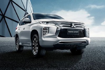 Mitsubishi Pajero GT plus SUV automatic leather 2,4 L 7 seat 2022-2023